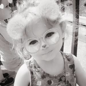 Meet your Posher, Suzanne